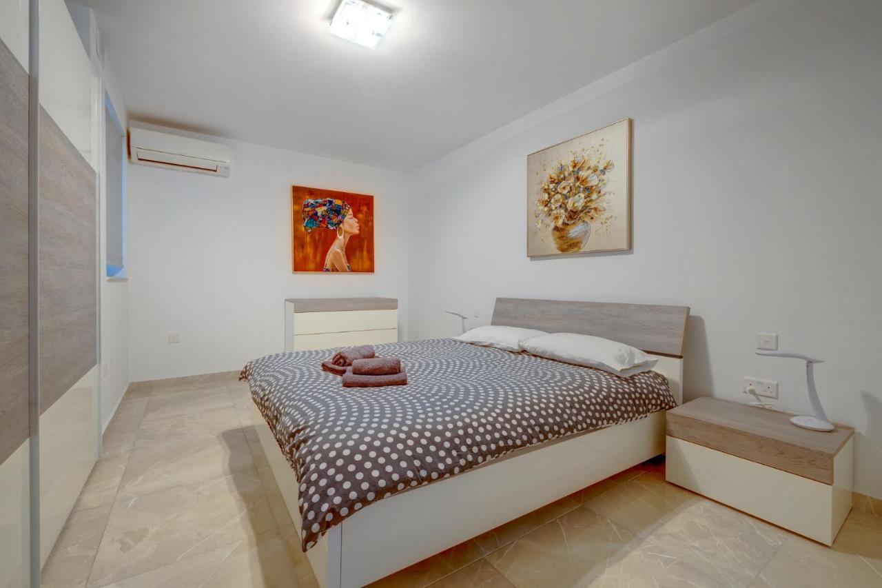 Marvellous 3Br Apartment In Central St Julians San Ġiljan Exterior foto