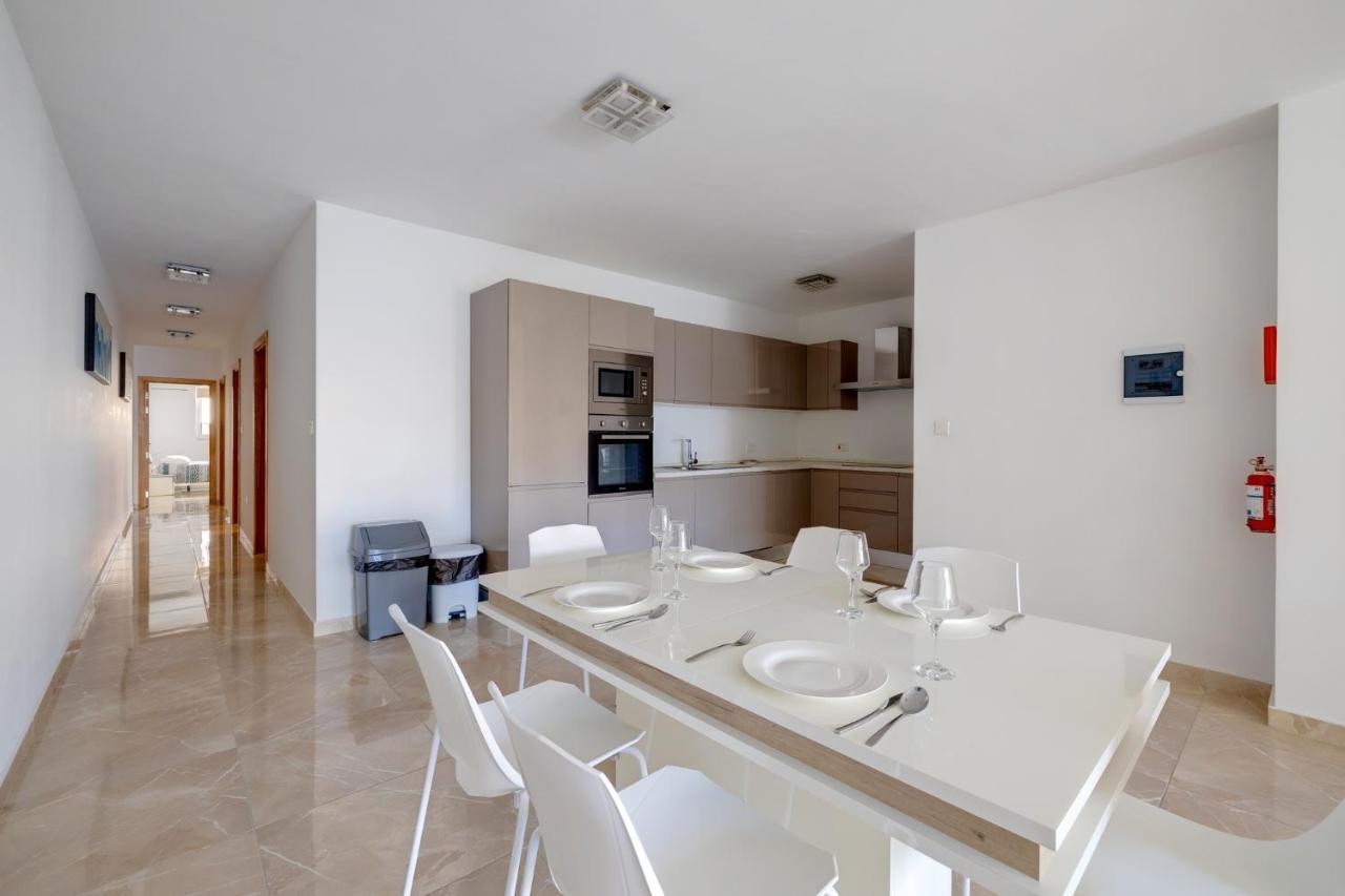 Marvellous 3Br Apartment In Central St Julians San Ġiljan Exterior foto